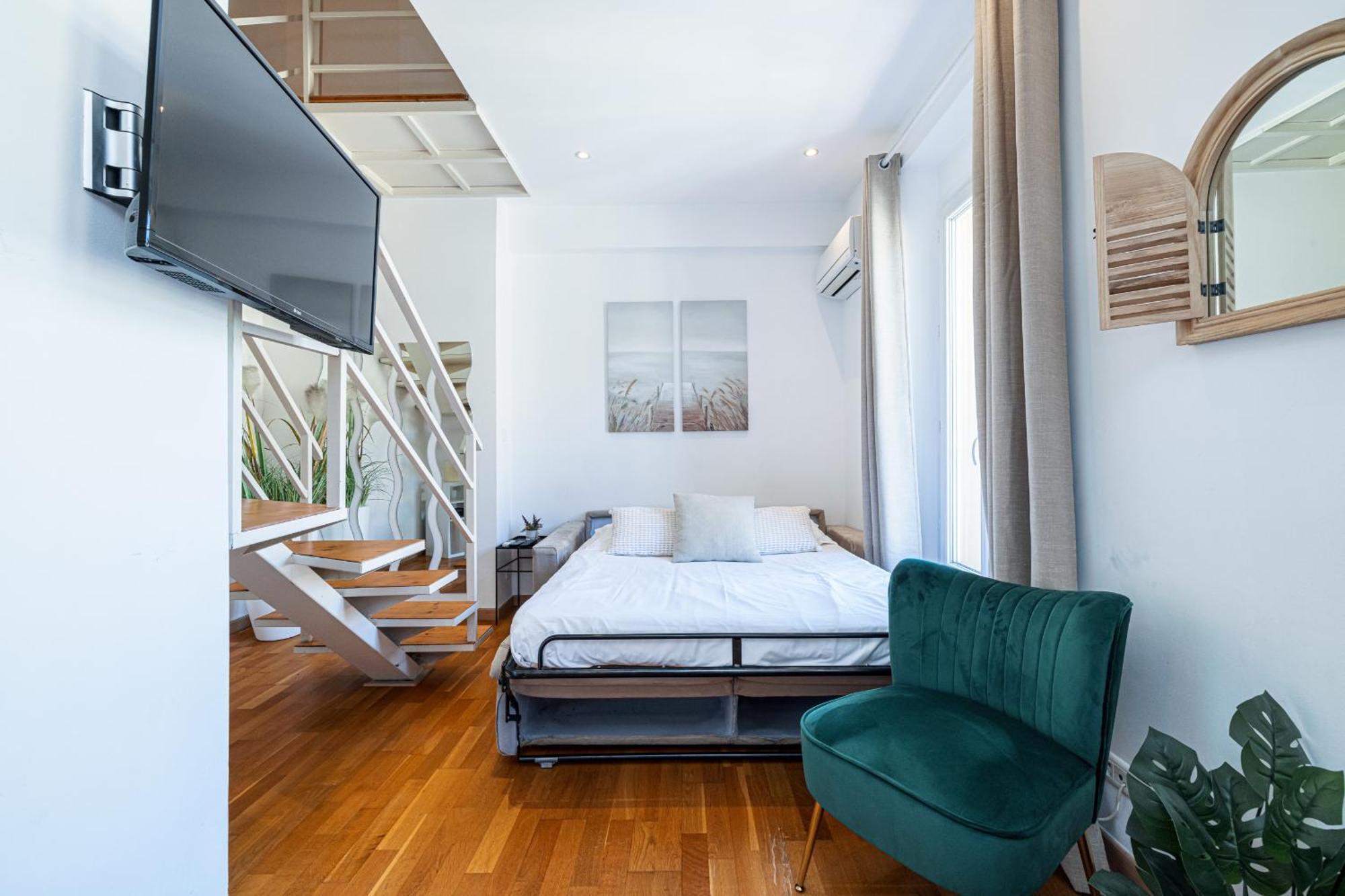 Massena Street - 1 Bdr Duplex With Ac & Parking Apartment Nice Luaran gambar