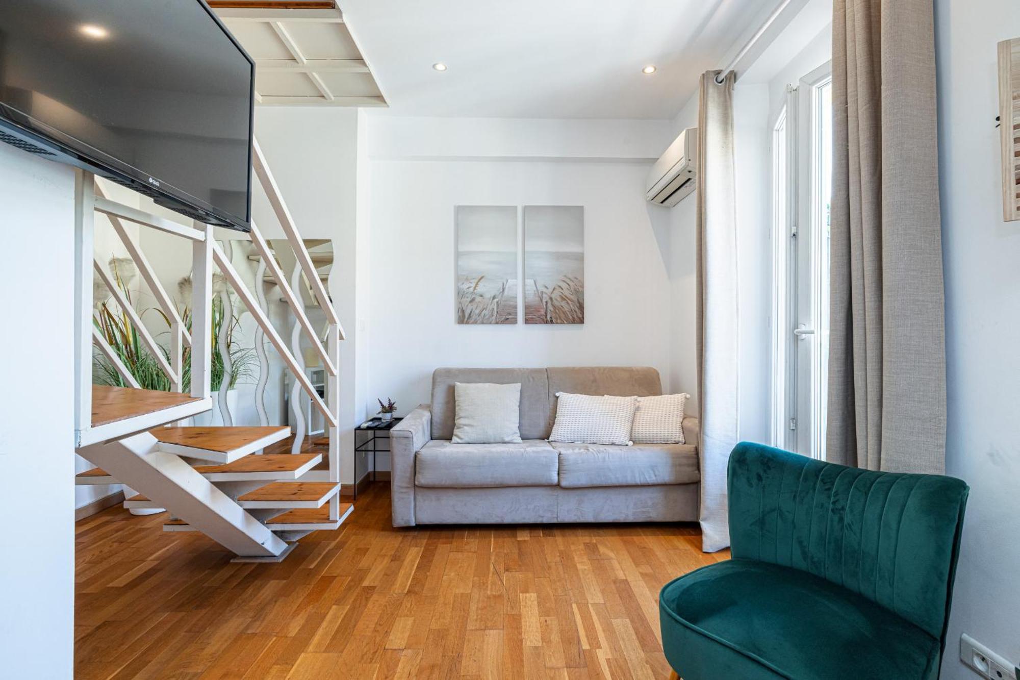 Massena Street - 1 Bdr Duplex With Ac & Parking Apartment Nice Luaran gambar