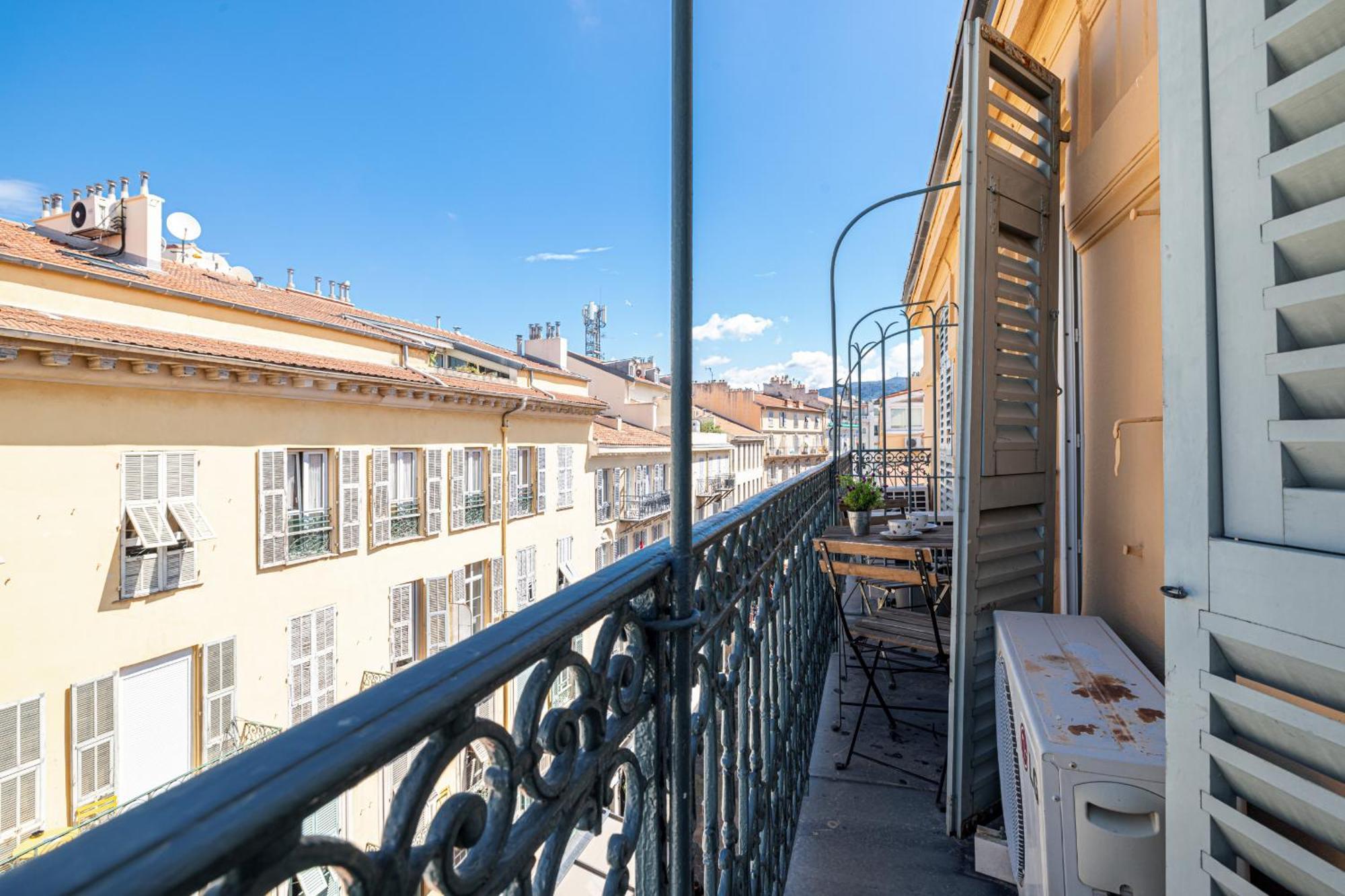 Massena Street - 1 Bdr Duplex With Ac & Parking Apartment Nice Luaran gambar
