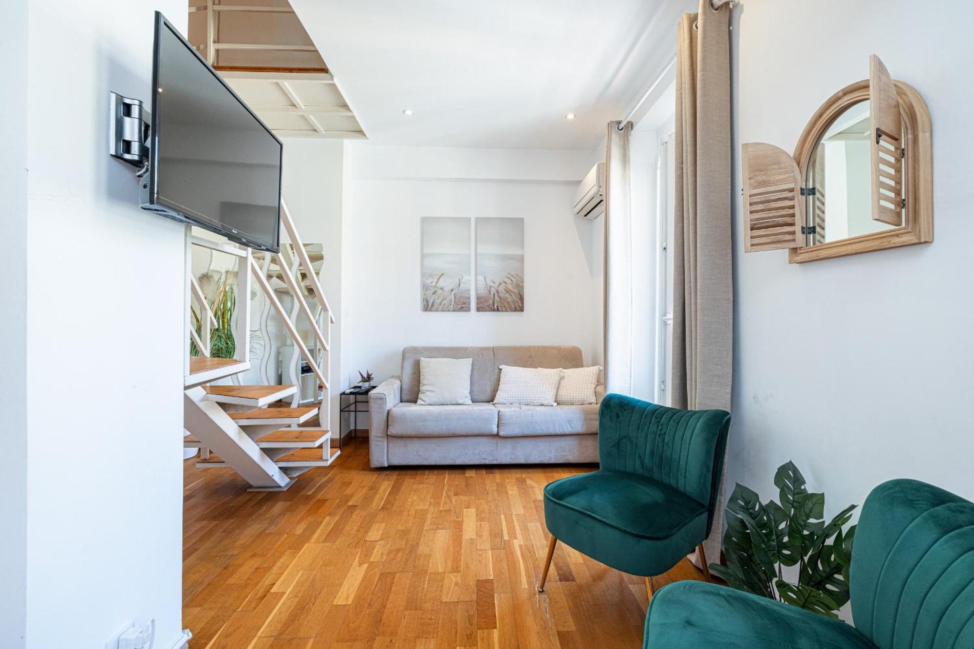 Massena Street - 1 Bdr Duplex With Ac & Parking Apartment Nice Luaran gambar